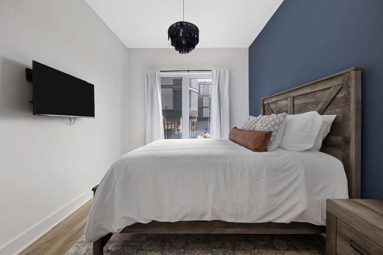 Chic On Main Apartment